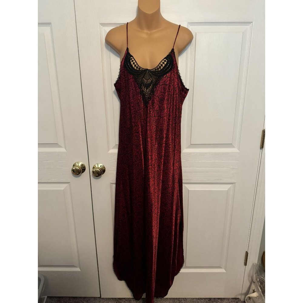 Vintage Indulgence Red and Black Nightgown Lingerie L